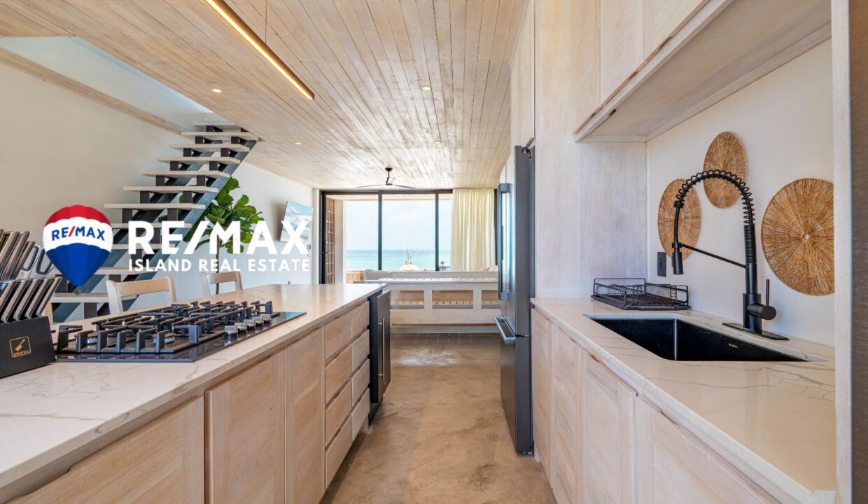 Beachfront Home for Sale in Caye Caulker – Luxury, Views, and Caribbean Comfort