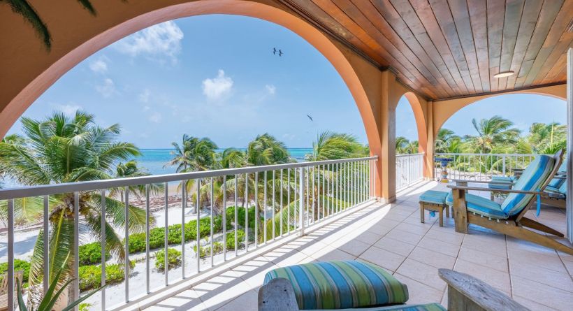 Beachfront Penthouse At Oceanaire