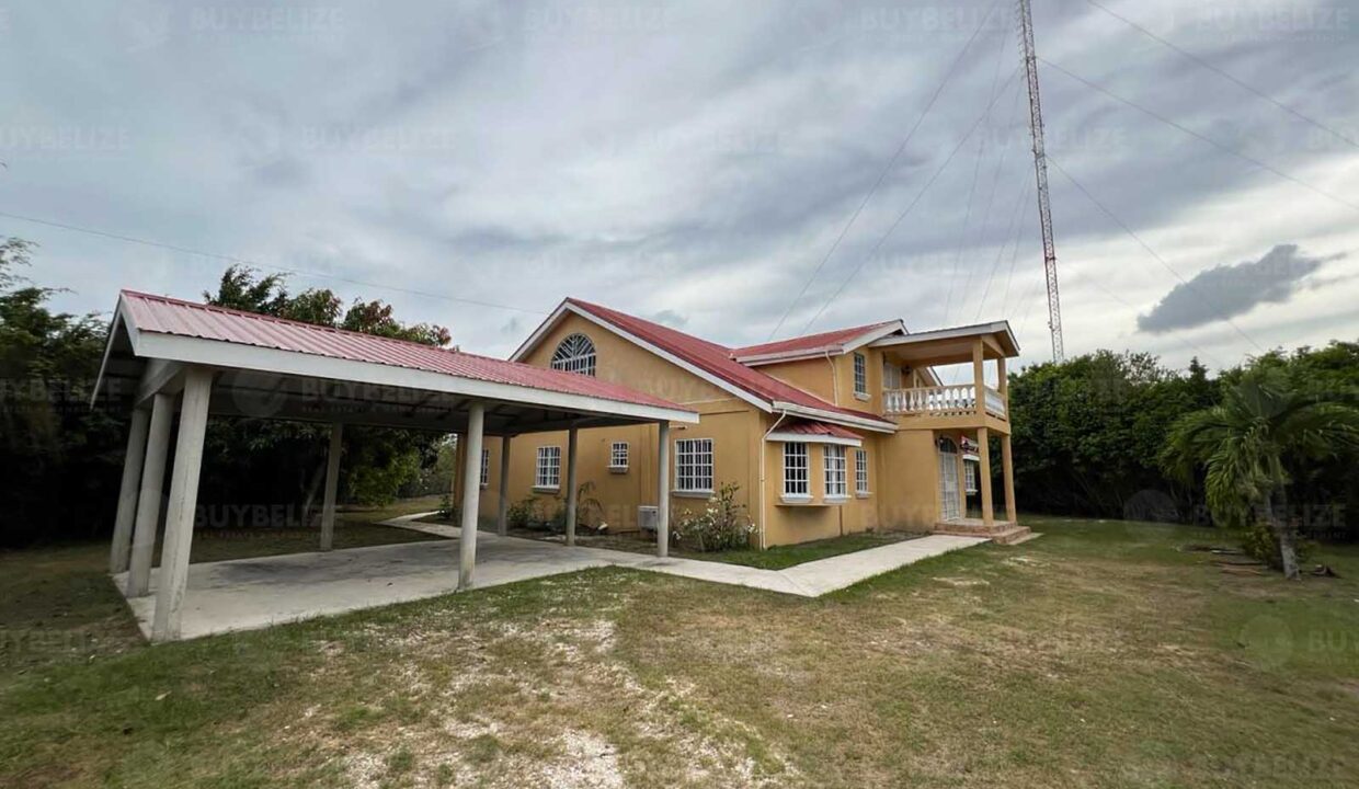 Beautiful Home For Sale in Lake Gardens,Ladyville