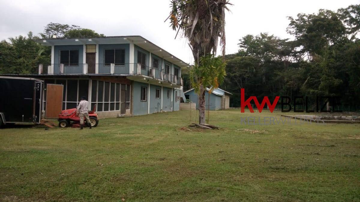Beautiful Two-Storey Family Home Cattle Landing Village
