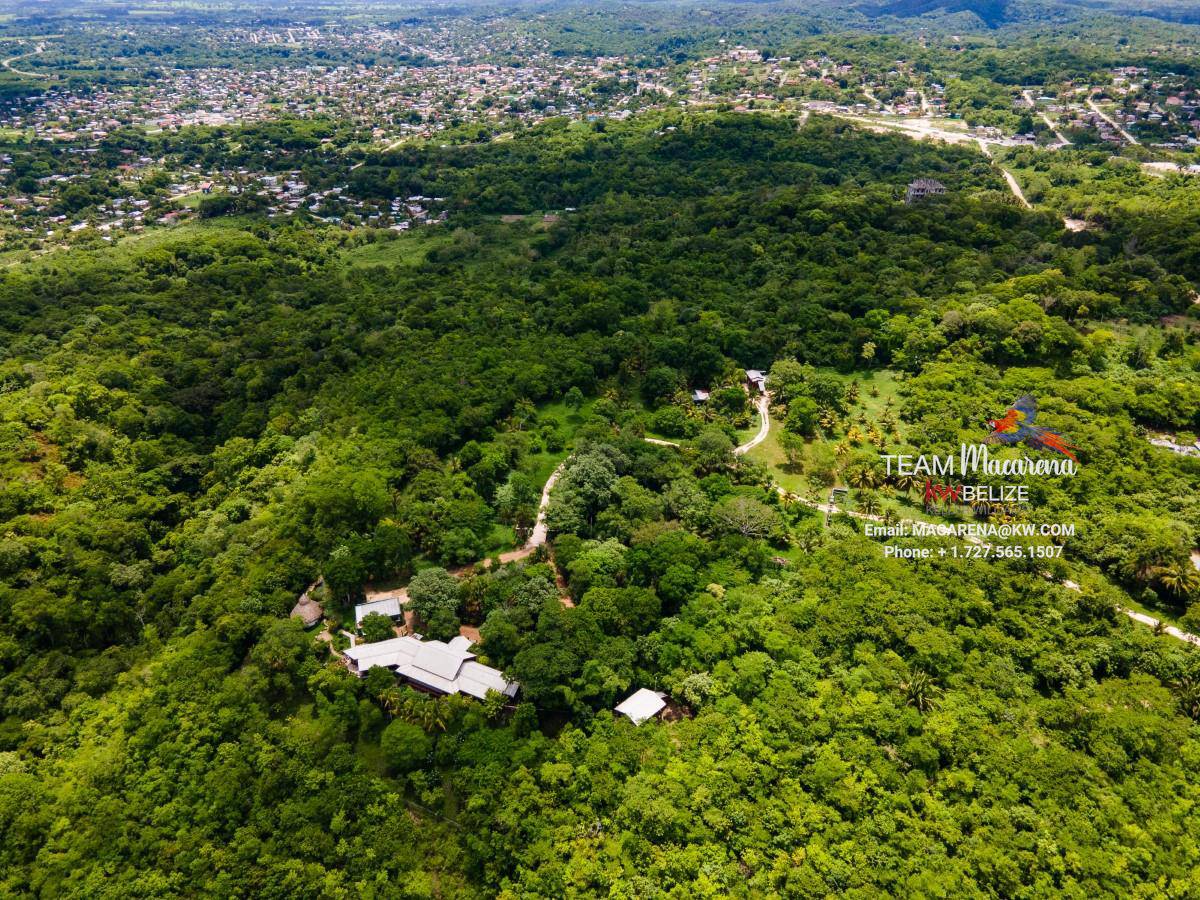 Unique Estate in San Ignacio Suburb