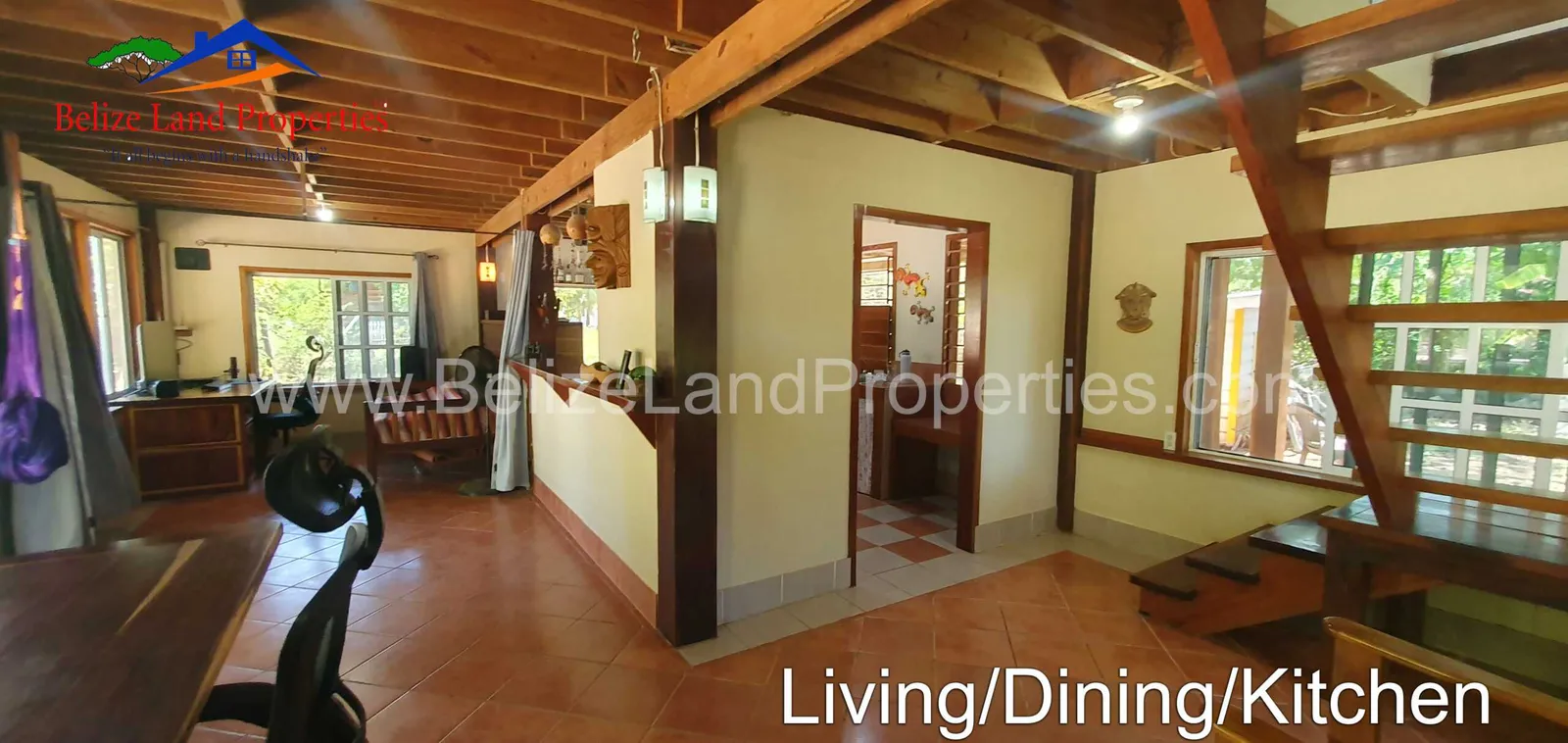 CZ55: TROPICAL HOME A STONE’S THROW AWAY FROM THE SEA IN SARTENEJA VILLAGE, COROZAL!