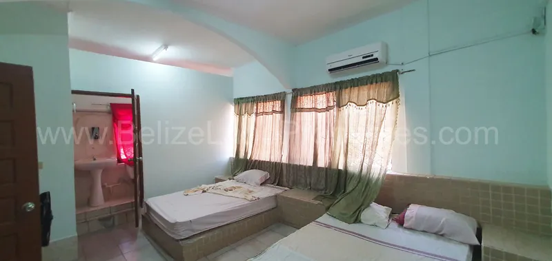 22 Room Commercial Building in Belize City - Image 15