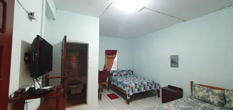 22 Room Commercial Building in Belize City - Image 18