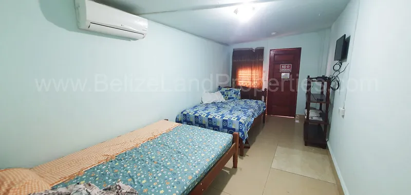 22 Room Commercial Building in Belize City - Image 19