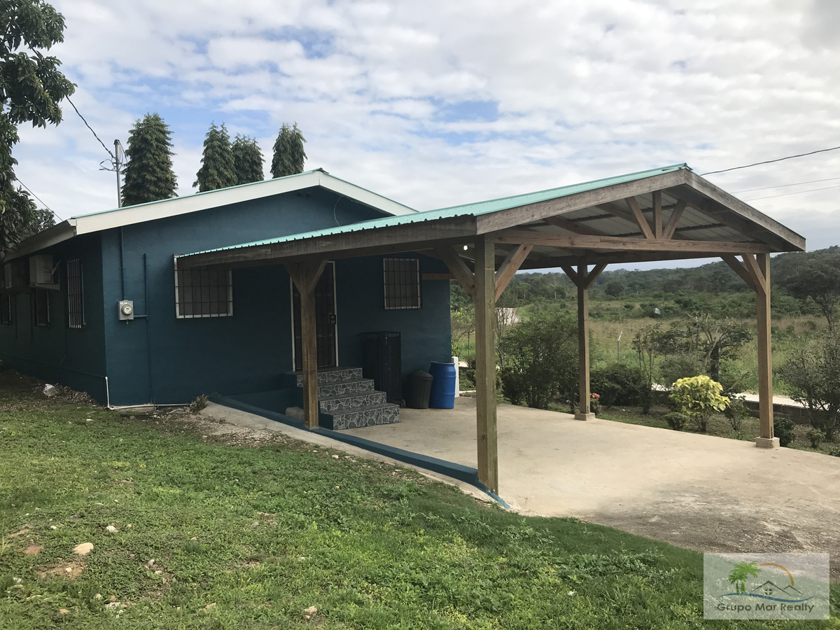 3 BR-2 BA – San Ignacio Rental Home