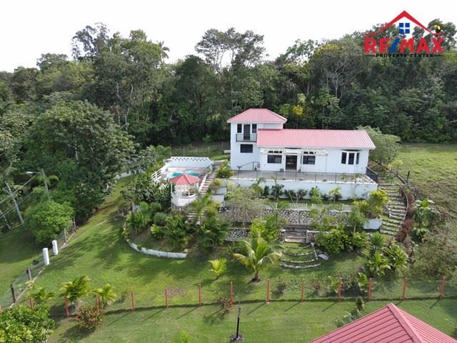 (#2545) – A 2 BEDROOM HOUSE WITH POOL AND ADDITIONAL, SEPARATE GUEST BEDROOM IN SAN IGNACIO, CAYO DISTRICT