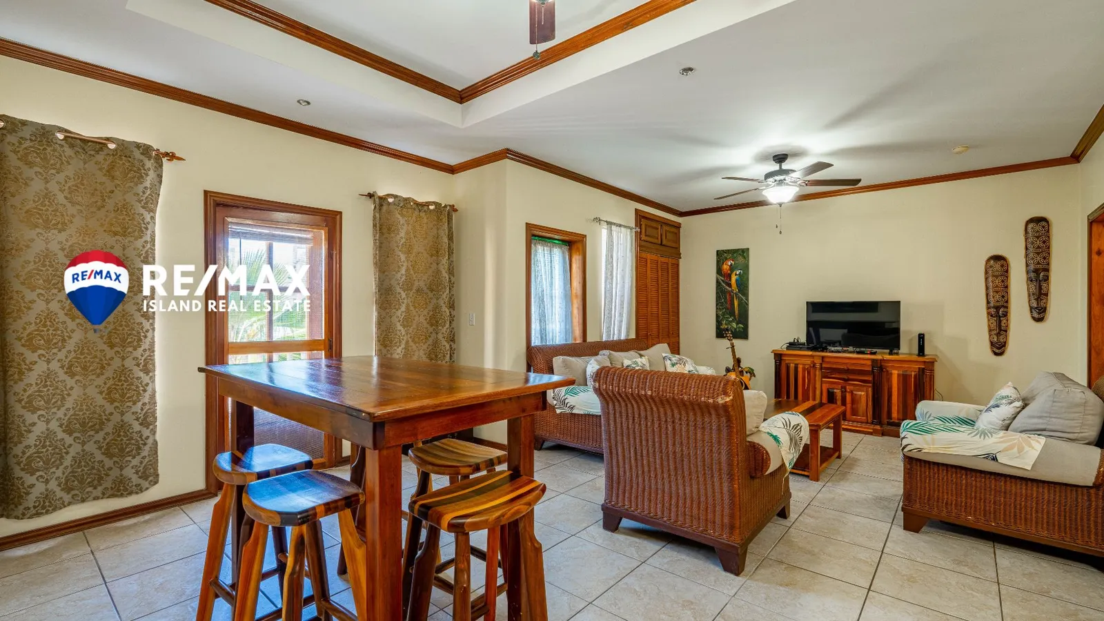 Ambergris Lake Villas Condo – 2-Bed Split-Level Unit Near the Beach