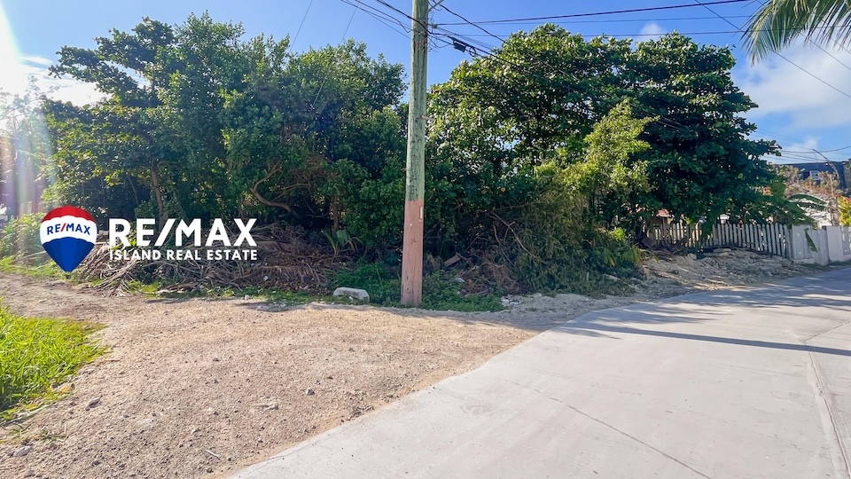 Highly Trafficked Lot in San Pedro Town Belize