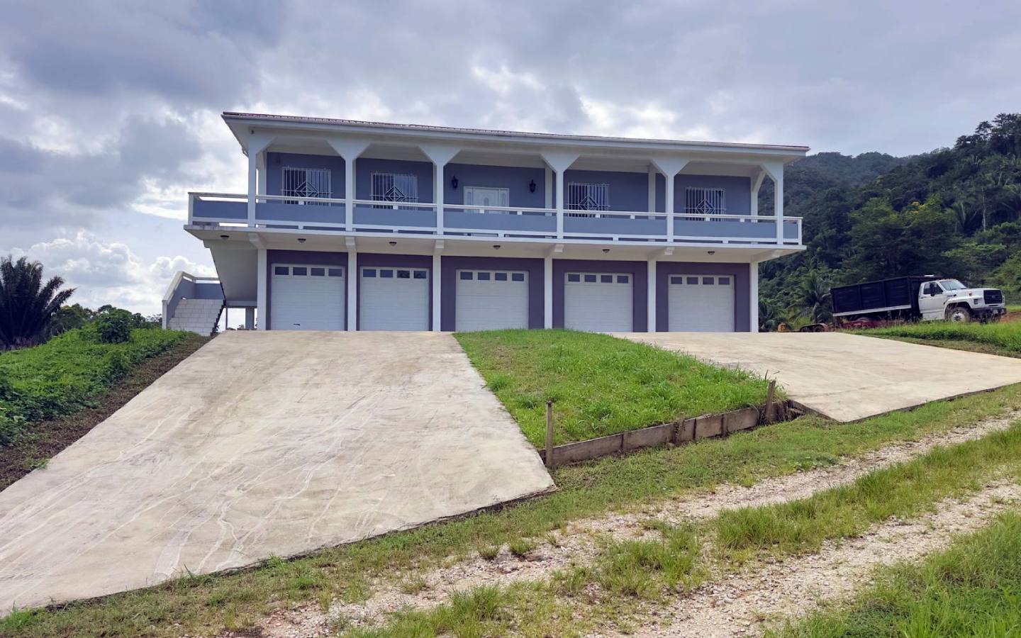 For Rent: The Hummingbird Haven – A Peaceful 3-Bed Retreat in Valley Community