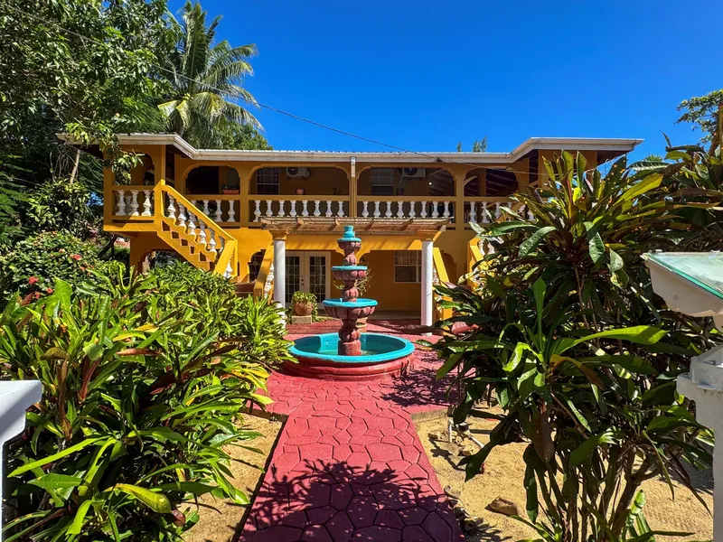 Boutique Hotel in Hopkins Famous Hotel Zone-Price reduction