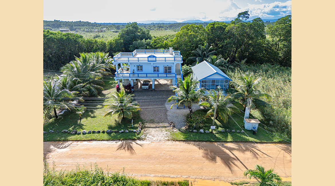 Seaview Stunner with Rental cottage!
