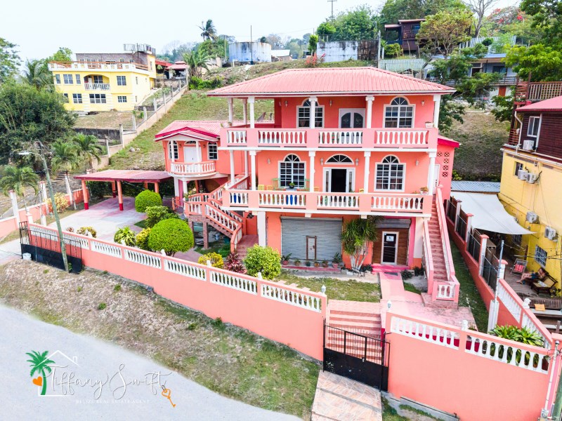 # 4210 – Prime San Ignacio Property: Stunning 3-Bedroom Home with Income Generation and Business Potential