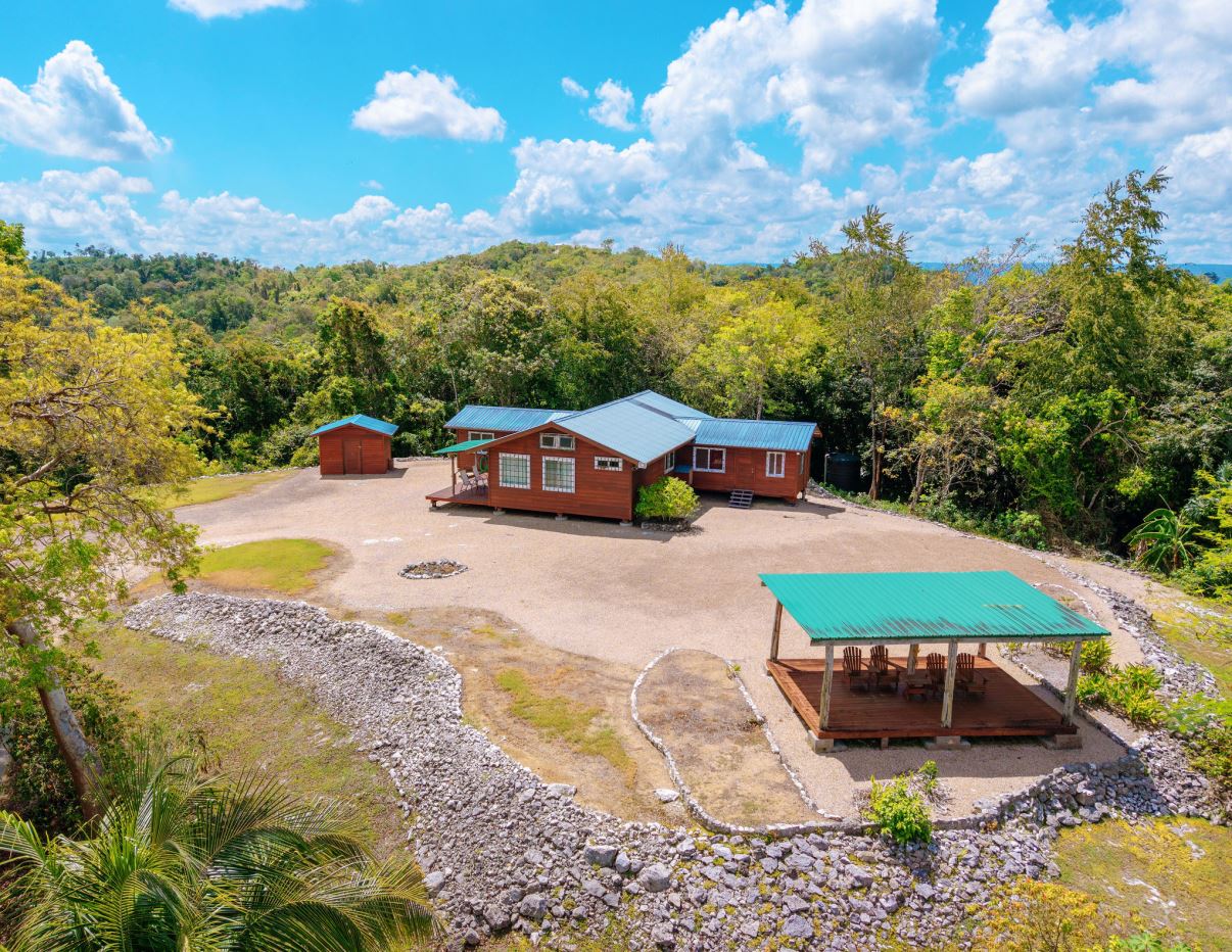#4242 – Move-In Ready Hilltop Two Bedroom Home with Guest Cottage on 1.4 Acres – Floral Park, Cayo District, Belize