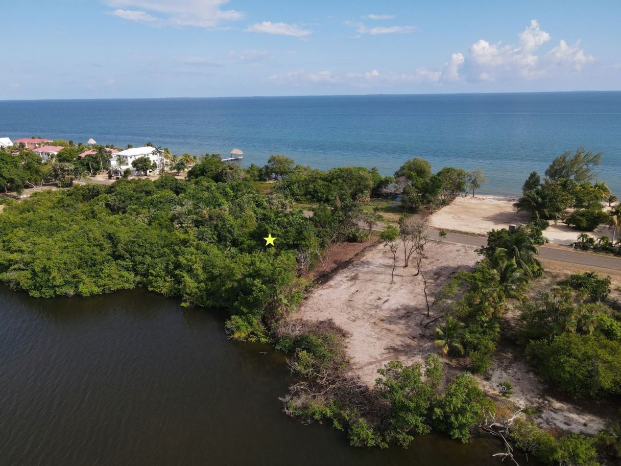 Lagoonfront Living with Beach Access Across the Street – Placencia Peninsula