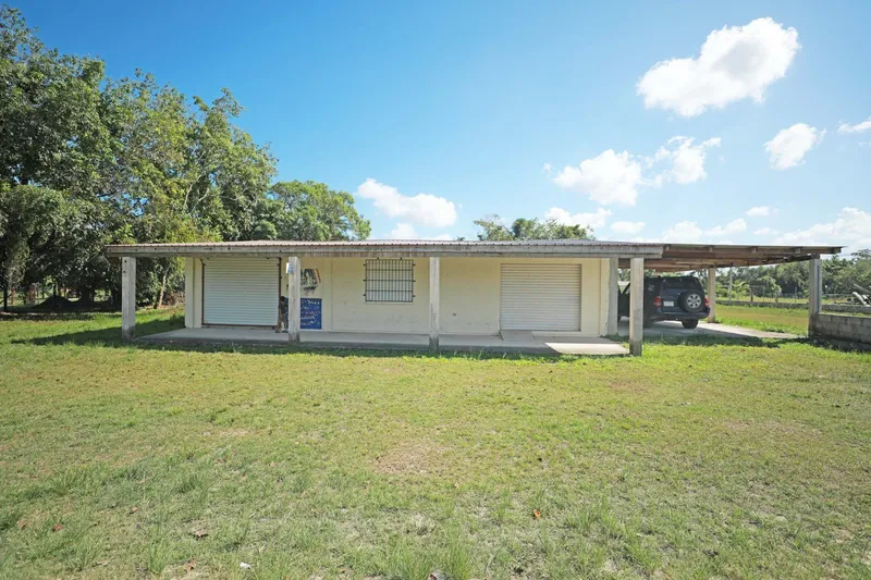 BUSINESS/RESIDENTIAL PROPERTY IN BURRELL BOOM VILLAGE
