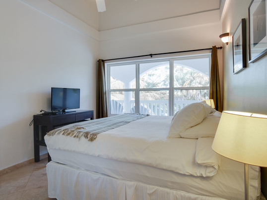 C5943 – Beachfront Penthouse at Umaya