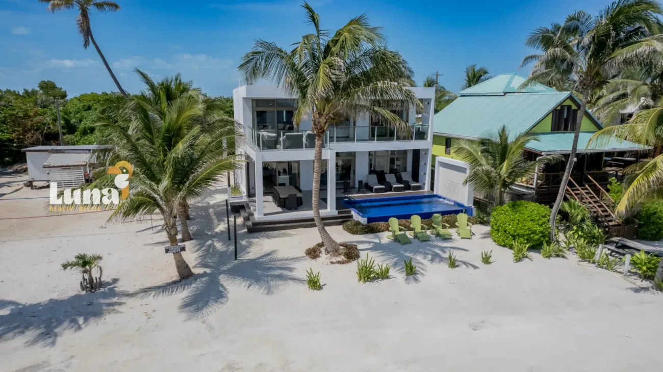 Casa Gran Soñador | Contemporary 4BR Beachfront Home with Infinity Pool in Spanish Reef, Ambergris Caye