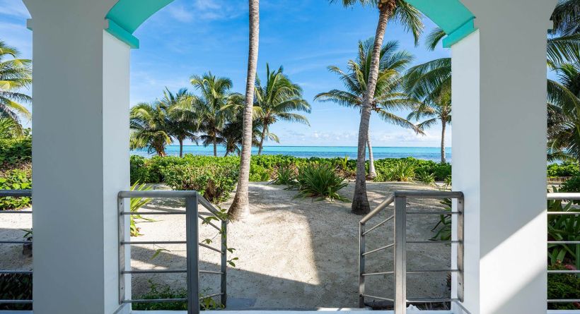 Casita De Sueños Beachfront Home