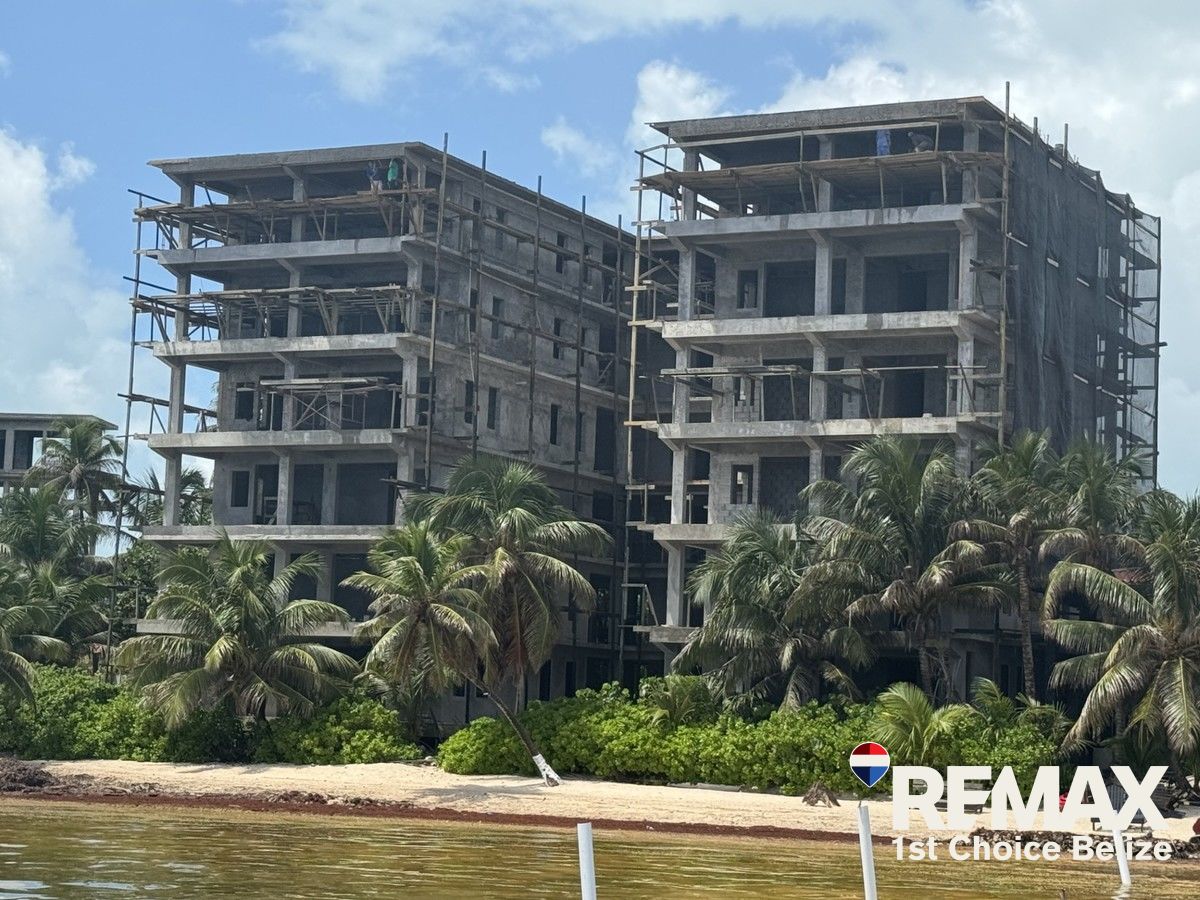 C11004 - Castaway - Brand New Beachfront Condos on North Ambergris Caye