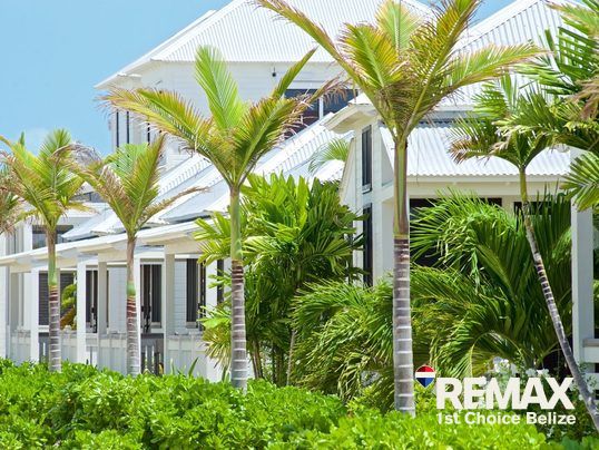 C162 - Charming Island Get Away Accommodates Four