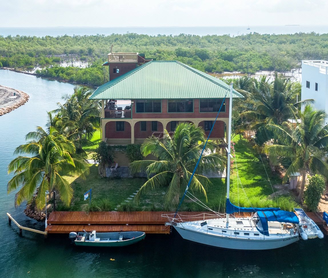 The Heron - Placencia Belize Island Living with Amazing Views!