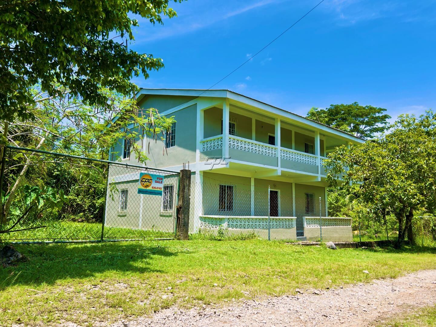 Stunning 4 bedroom turnkey home, less than 5 minutes to the Caribbean Sea
