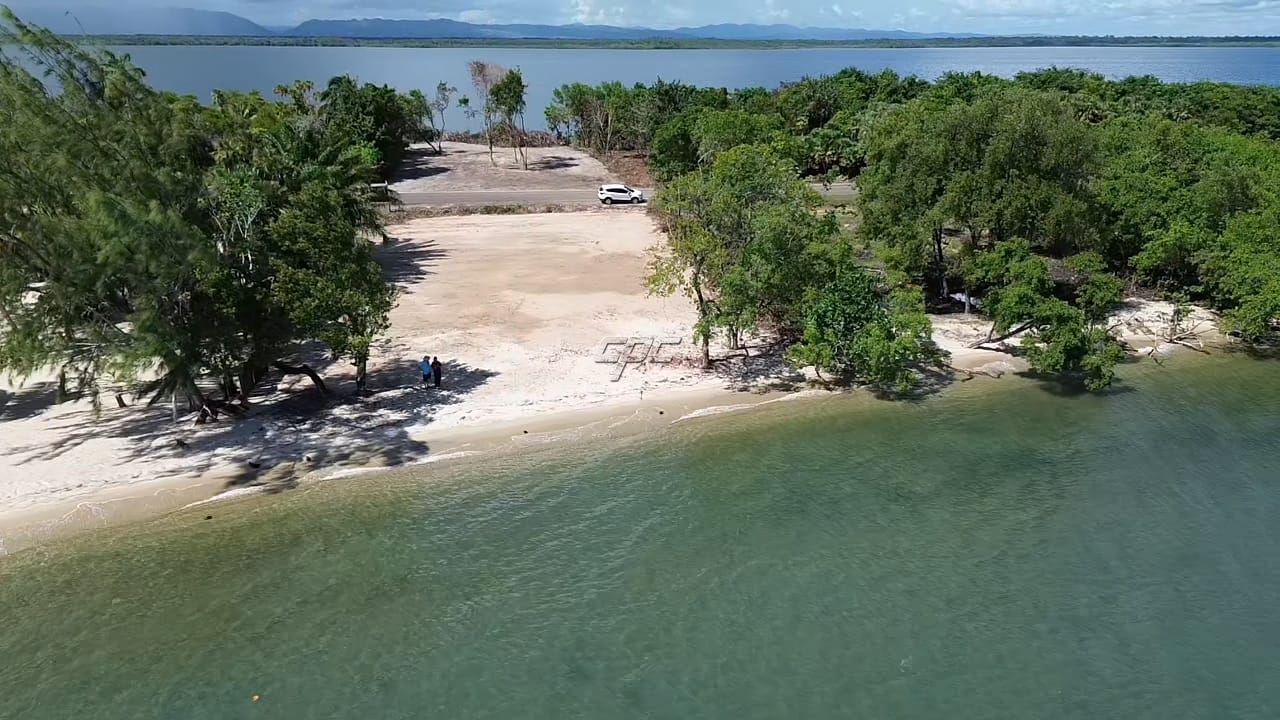 Large Beach front lot in Placencia Belize for sale