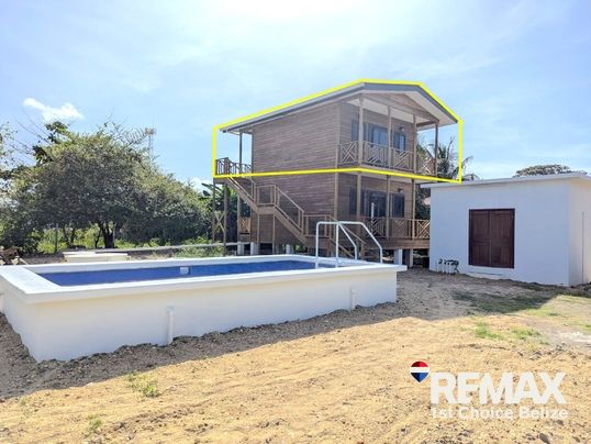 C1528 - Discover Your New Belizean Oasis: Modern Tiny Home with Saltwater Pool in Hopkins