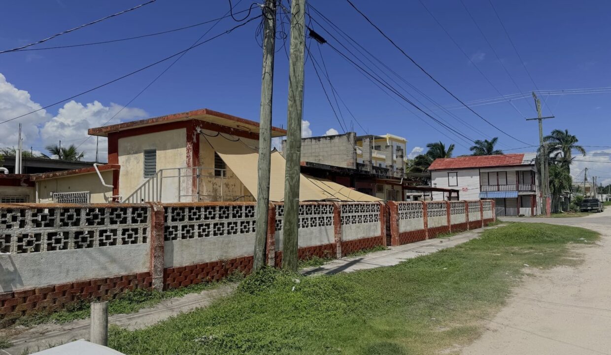 Exceptional Fixer-Upper Investment Property – Prime Corner Lot, Corozal Town