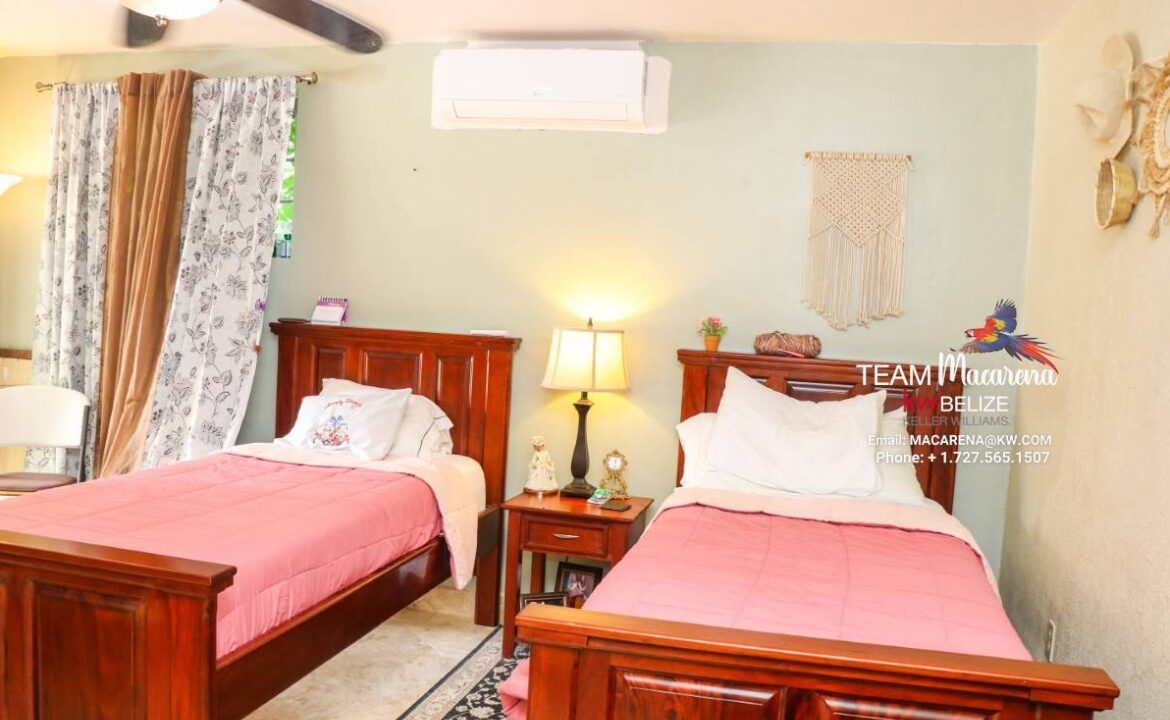 Exquisite Belize Luxury Estate Santa Elena For Sale in Belize