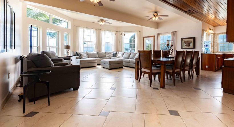 Five Bedroom Beachfront Penthouse At Bermuda Beach Resort!