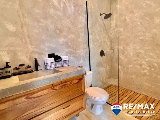 H3344 – SeaBird Belize Luxury Homes
