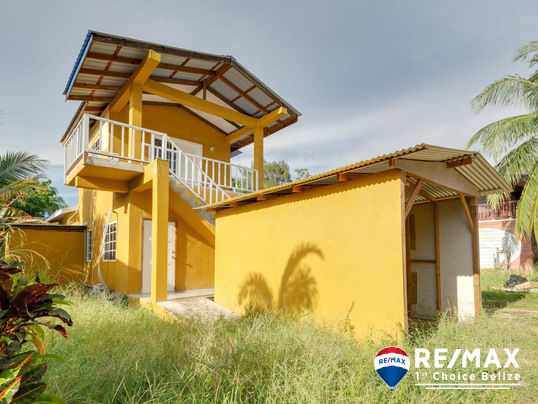 H5708 – 3 Bed 3 Bath in Placencia Village
