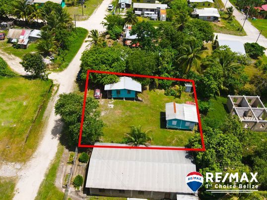 H9703 – **Charming Fixer Upper Dual-Unit Property in Santa Elena, Cayo, Belize**