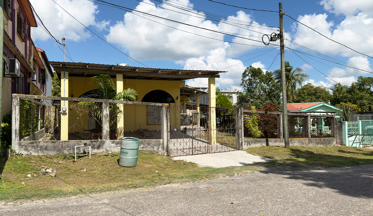Home for sale on Westby Alley Orange Walk Town in Northern Belize