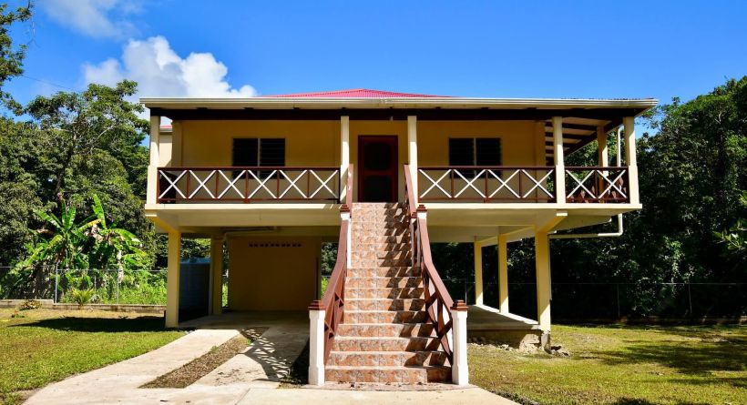 Home on Half an Acre - Cattle Landing, Toledo