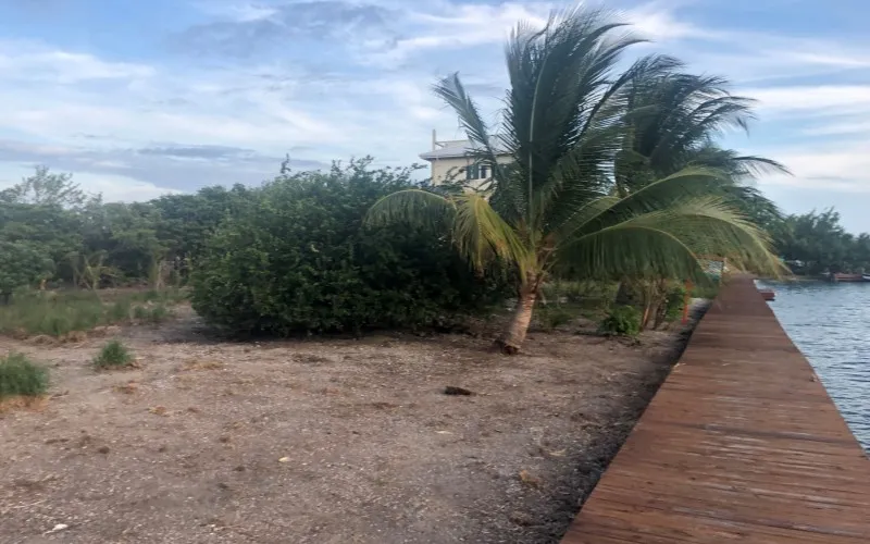 Placencia Caye Seafront Lot with Boat hookup