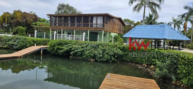 4 Bedroom/3 Bath Waterfront Home