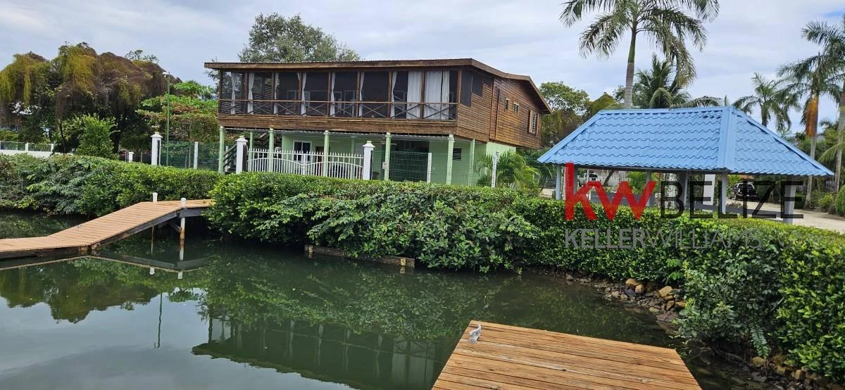 4 Bedroom/3 Bath Waterfront Home
