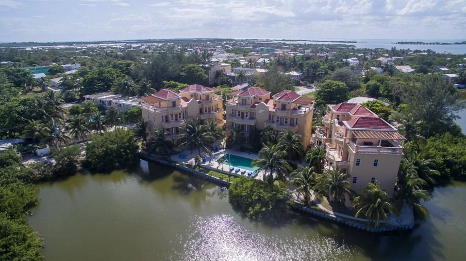 C6 Ambergris Lake Villas