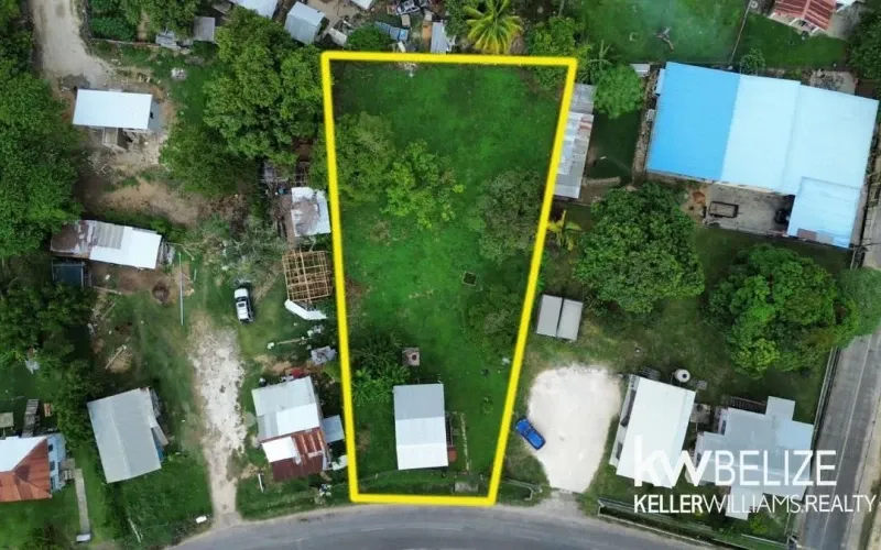 Commercial and Residential Land in Santa Elena