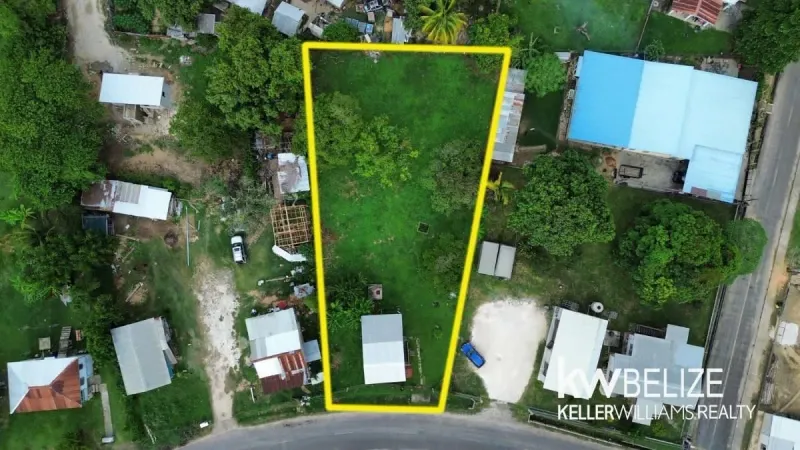 Commercial and Residential Land in Santa Elena