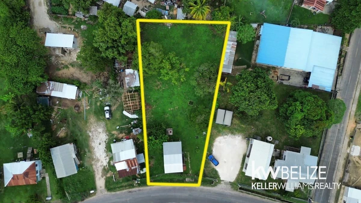 Commercial and Residential Land in Santa Elena