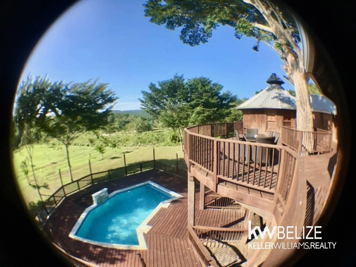 Luxurious Off Grid Riverfront Property