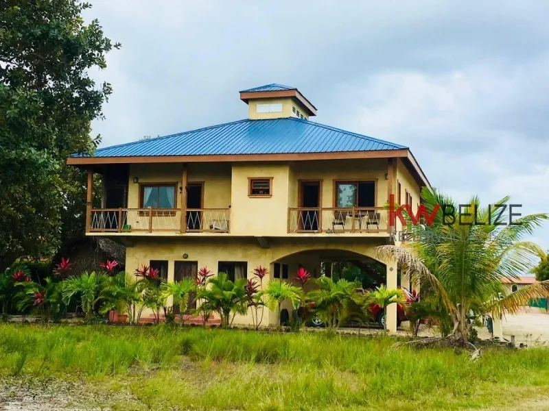 Placencia Road