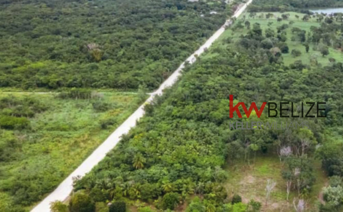 Prime 20-Acre Property on the Northern Highway