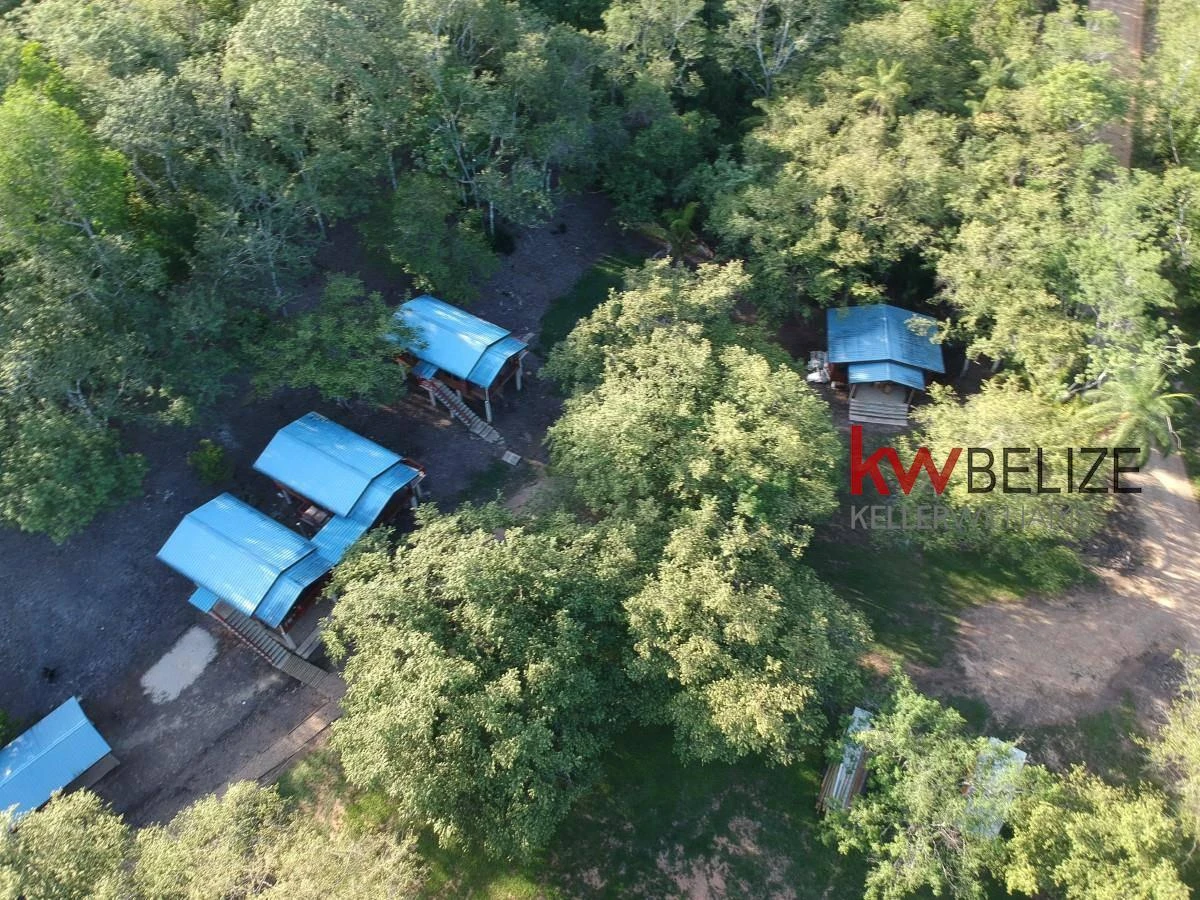#Six Cabins on 4 acres in Santa Elena Cayo