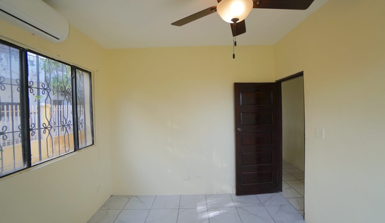 Lovely 6 Bed 4 Bath Home on 2 Lots – Phillip Goldson Highway, Bella Vista Area