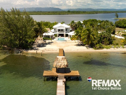 HL - H3355 - Luxurious Family Villa on the Caribbean Sea